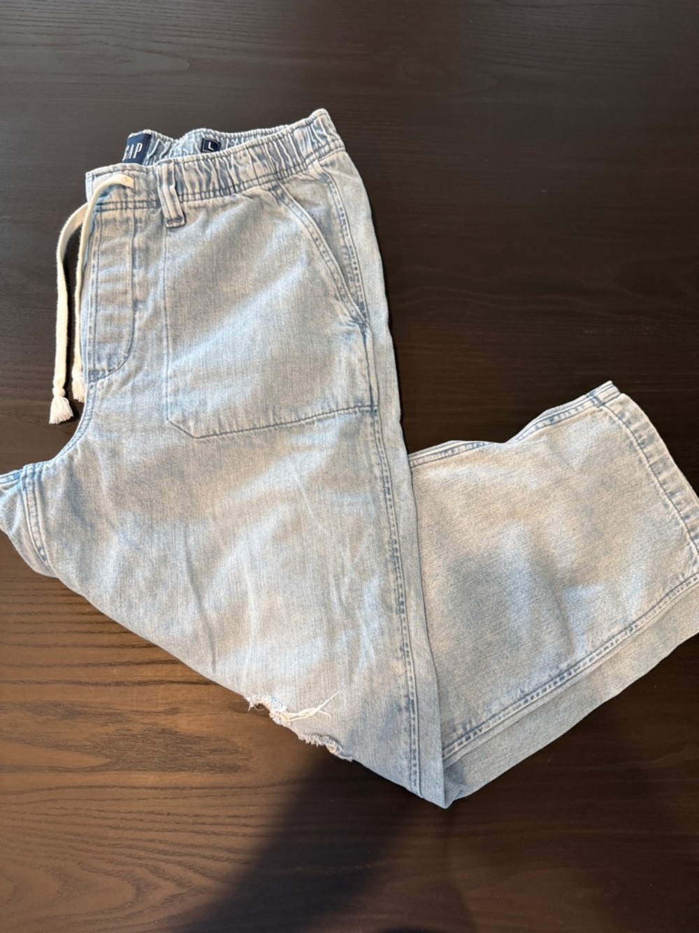 GAP Women’s Light Wash Denim Relaxed Jogger Jeans